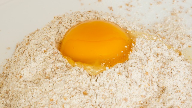 小麦と共に卵を加熱すると、卵のアレルゲン性は低下するのか？