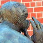 小児中耳炎の治療は、短期では失敗率が高くなる： ランダム化比較試験