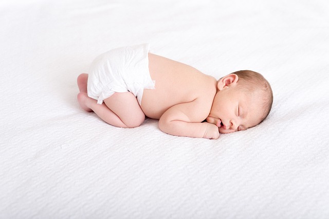 早期離乳食開始は、乳児の睡眠関連の問題を減らすかもしれない