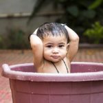 中等症以上のアトピー性皮膚炎の初期治療は、頻回入浴の方が改善しやすい