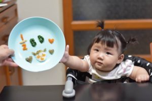 補完食（離乳食）の開始時期と種類は、アレルギー疾患の発症予防に影響するか？