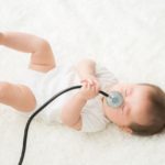 乳児に対する鼻汁吸引には、リスクがあるか？