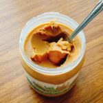 近くにあるピーナッツから拡散するタンパク量で、どれくらいピーナッツアレルギーの症状が起こりうるか？