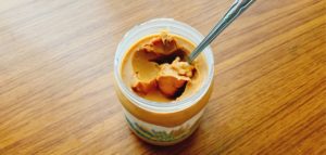 近くにあるピーナッツから拡散するタンパク量で、どれくらいピーナッツアレルギーの症状が起こりうるか？