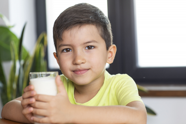 牛乳によるアナフィラキシーの再発率、重篤なアナフィラキシーの発生率は？