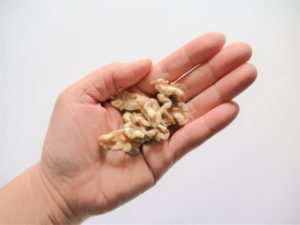 くるみアレルギーの経口免疫療法の3例報告